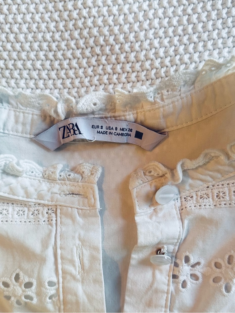 ZARA White Eyelet Lace Blouse w Ruffle Trim Feminine Womens Top - Picture 11 of 14